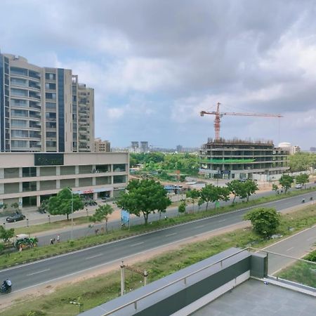 Hotel Vibes Ahmedabad Exterior photo