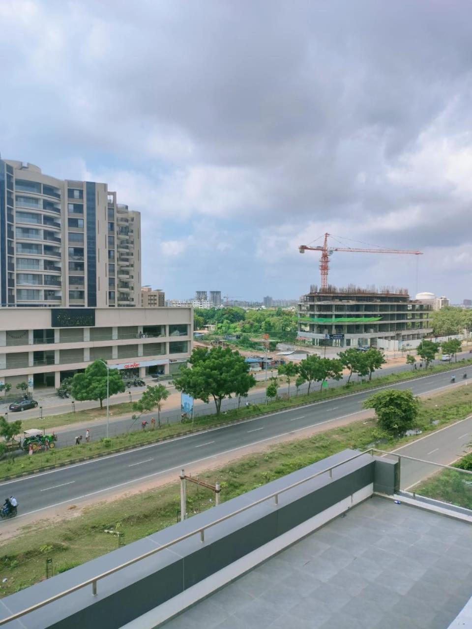 Hotel Vibes Ahmedabad Exterior photo