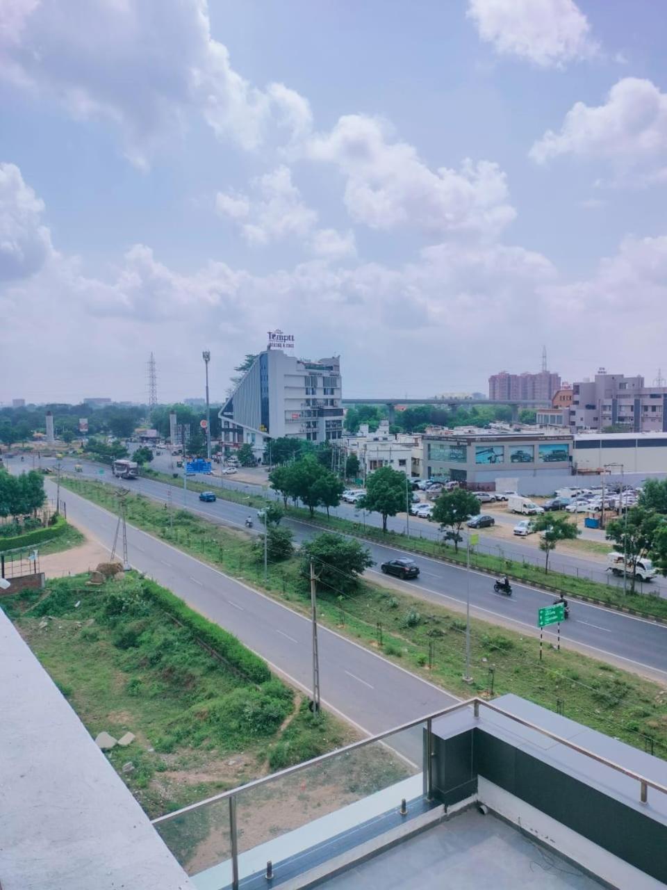 Hotel Vibes Ahmedabad Exterior photo