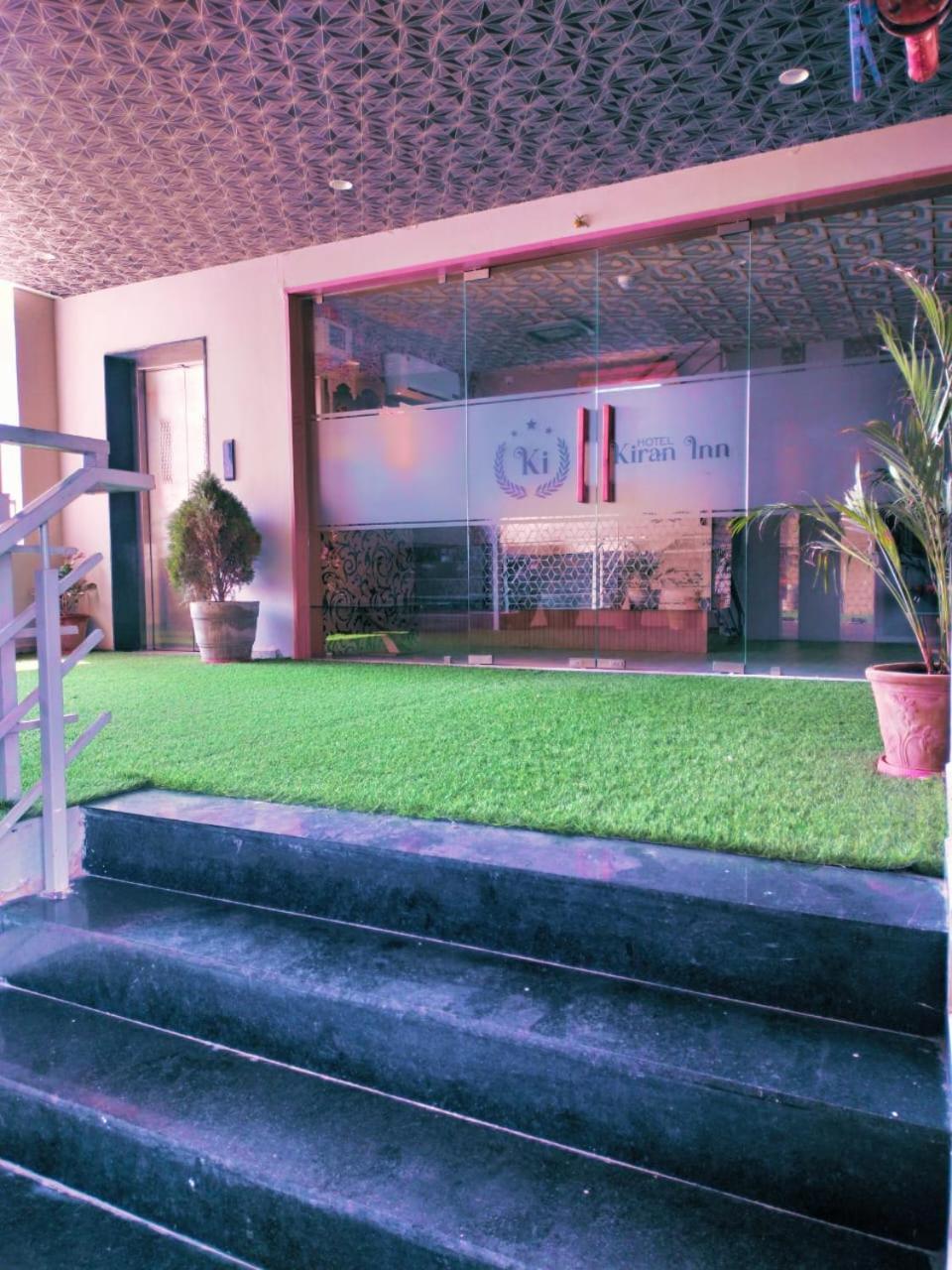 Hotel Vibes Ahmedabad Exterior photo