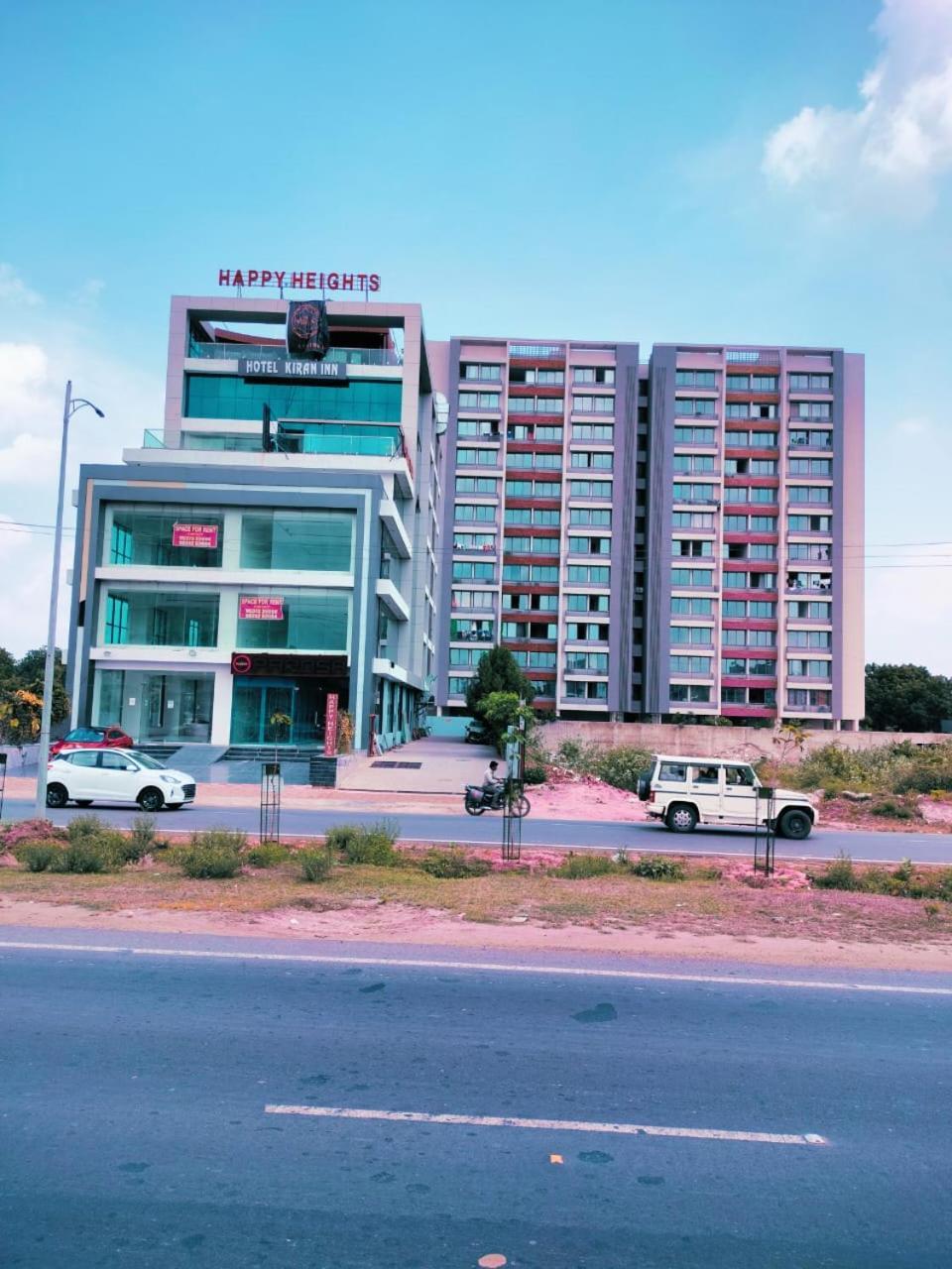 Hotel Vibes Ahmedabad Exterior photo